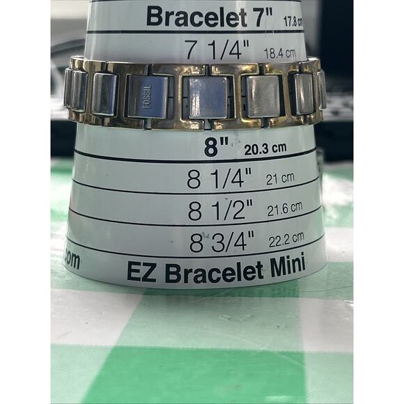 Fossil Two Tone Women’s Quartz Watch (Does Not Work) - Picture 6 of 7